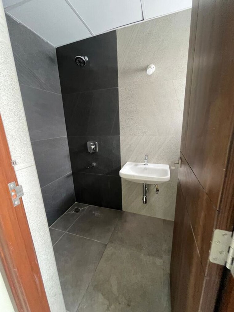 Bathroom, balaji-residency-narsingi 3 Bedroom 1635 Sq.Ft. Apartment In Narsingi Hyderabad 10554362