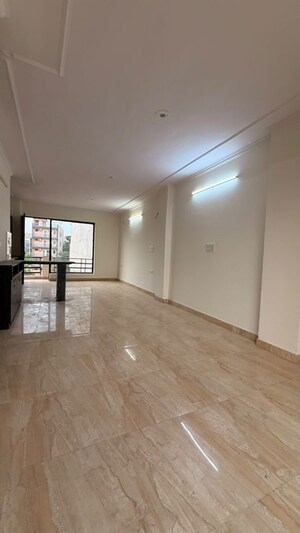 Room in 2 BHK Builder Floor at Sector 57 – for Rent