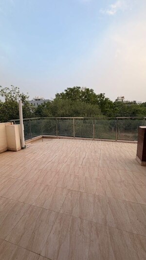 Balcony in 2 BHK Builder Floor at Sector 57 – for Rent