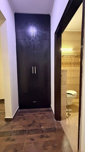 Building Lobby in 2 BHK Builder Floor at Sector 57 – for Rent