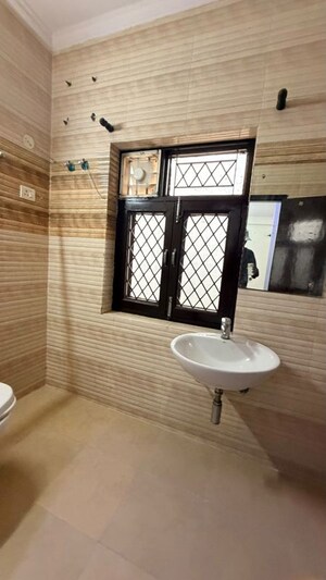 Bathroom in 2 BHK Builder Floor at Sector 57 – for Rent
