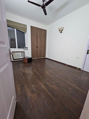 Room in 3 BHK Apartment at 3C Lotus Boulevard, Sector 100 – for Rent