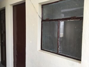 Furnished Amenities in 1 BHK Builder Floor at Chittaranjan Park – for Rent