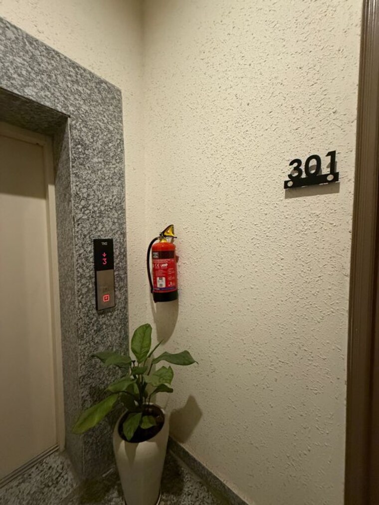 Bathroom, sector 56 1 RK 250 Sq.Ft. Builder Floor In Sector 56 Gurgaon 10554419
