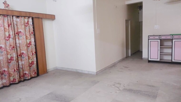 Room, prabhat road Commercial Office Space 1100 Sq.Ft. In Prabhat Road Pune 10554421