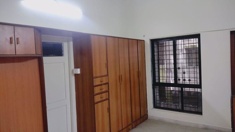 Room, prabhat road Commercial Office Space 1100 Sq.Ft. In Prabhat Road Pune 10554421