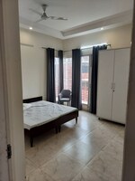 1 BHK + Servant Room,Study Room 250 Sq.Ft. Builder Floor in Sector 82