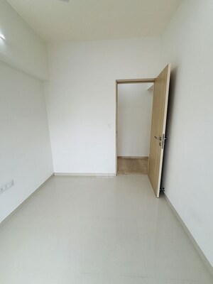 Room in 3.5 BHK Apartment at L And T Rejuve 360, Mulund West – for Rent