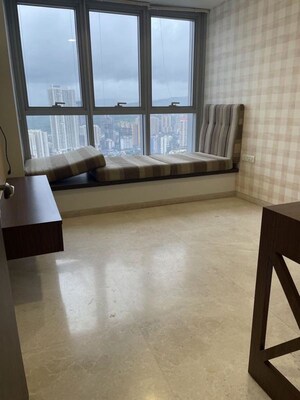 Room in 3 BHK Apartment at Oberoi Exquisite Goregaon, Goregaon East – for Rent