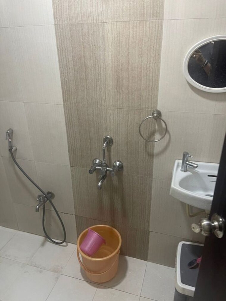 Bathroom, maitri-planet 3 Bedroom 1800 Sq.Ft. Apartment In Kharghar Navi Mumbai 10554482