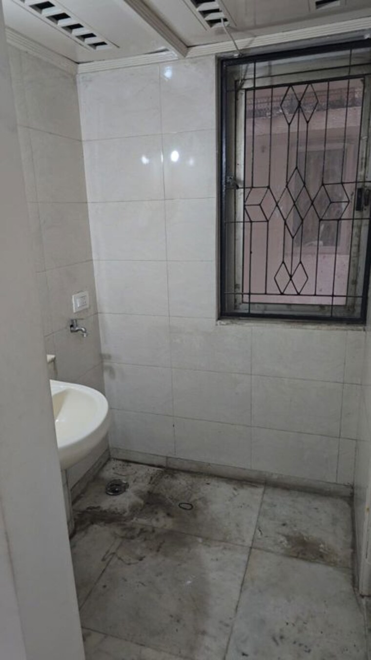 Bathroom, siddhanchal-chs 2.5 Bedroom 900 Sq.Ft. Apartment In Pawar Nagar Thane 10554500