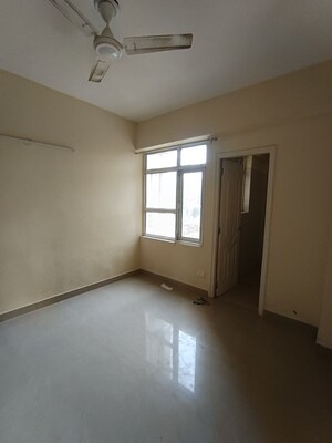 Room in 2 BHK Apartment at Shree Vardhman Mantra, Sector 67 – for Rent
