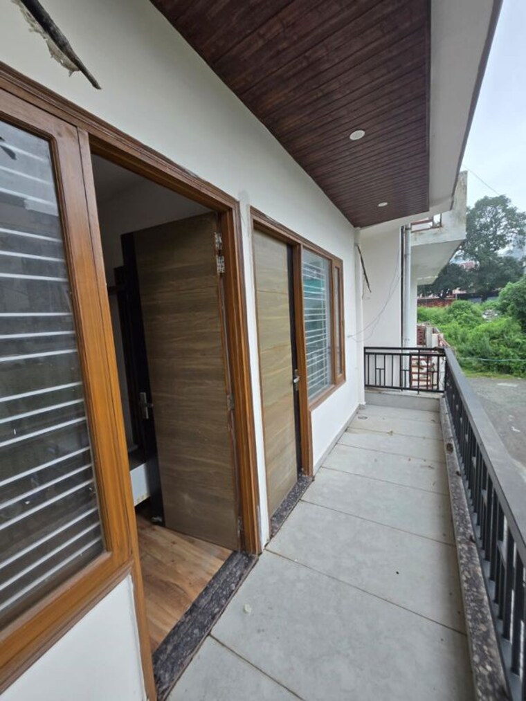Balcony, canal road 3 Bedroom 1800 Sq.Ft. Builder Floor In Canal Road Dehradun 10554514