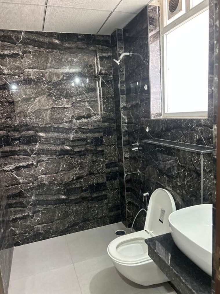 Bathroom, highland-park-chandigarh 2 Bedroom 1260 Sq.Ft. Apartment In Bhabat Zirakpur 10554483