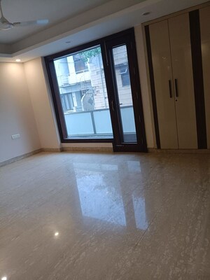 Room in 4 BHK Builder Floor at New Friends Colony – for Sale