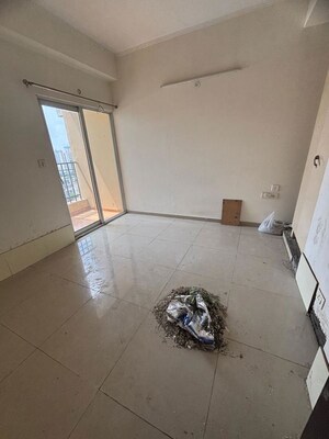 Bathroom in 2.5 BHK Apartment at Himalaya Pride, Tech Zone 4 Greater Noida – for Sale