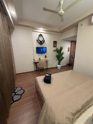 Room in Studio Apartment at Omaxe India Trade Center, Alpha Ii Greater Noida – for Sale