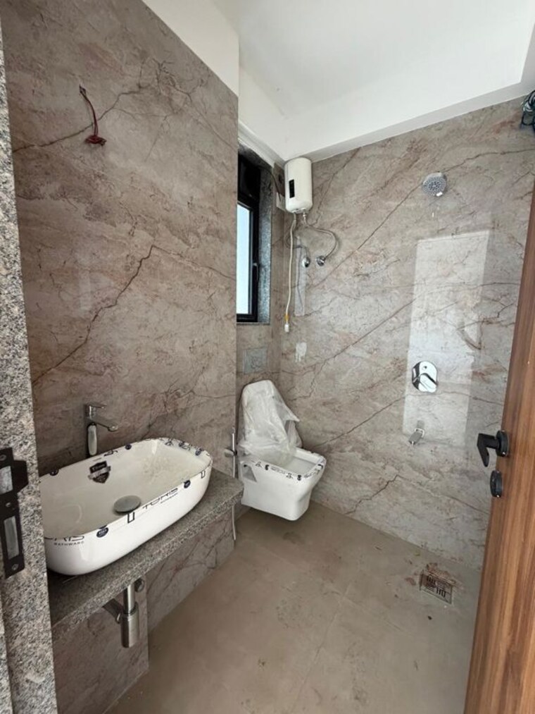 Bathroom, prem nagar 1 Bedroom 525 Sq.Ft. Apartment In Prem Nagar Mumbai 10554727