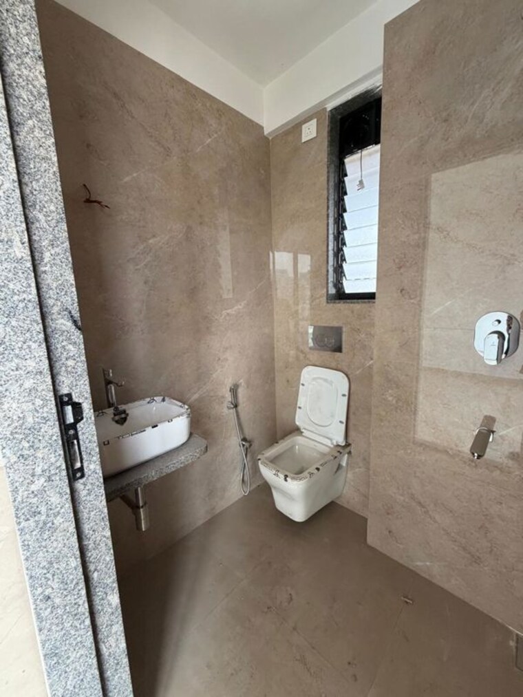 Bathroom, prem nagar 1 Bedroom 525 Sq.Ft. Apartment In Prem Nagar Mumbai 10554727