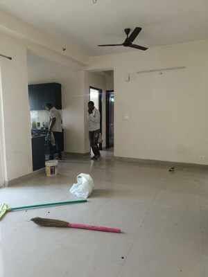 Room in 3 BHK Apartment at Maxblis White House, Sector 75 – for Sale