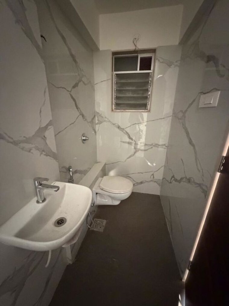 Bathroom, santacruz west 3 Bedroom 882 Sq.Ft. Apartment In Santacruz West Mumbai 10554823