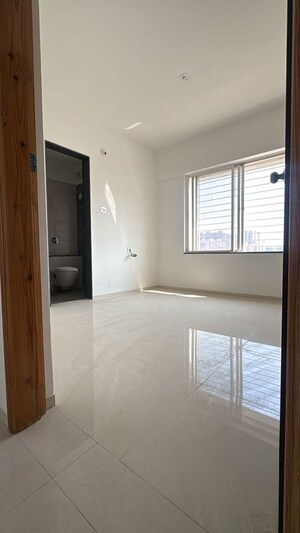Room in 2 BHK Apartment at Mahalaxmi 27 Meridian, Ravet – for Rent