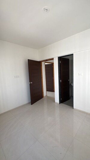 Room in 2 BHK Apartment at Mahalaxmi 27 Meridian, Ravet – for Rent