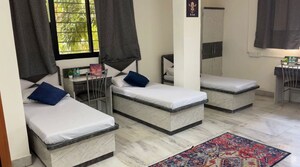 Room in  Pg at Vile Parle West – for Rent