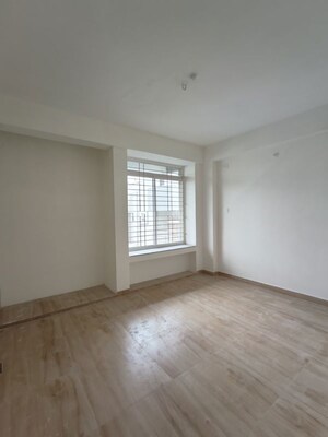 Room in 3 BHK Apartment at Karam Toli Chowk – for Sale