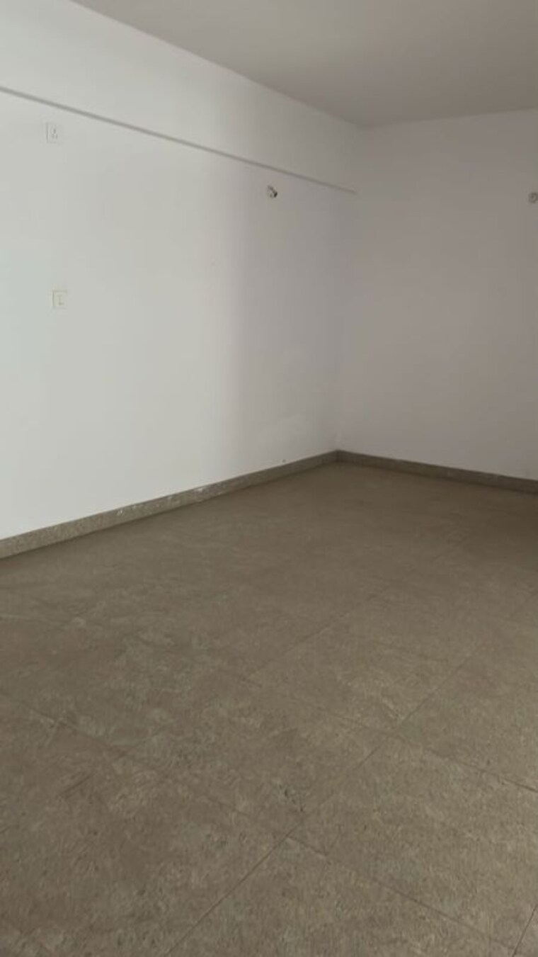 Room, karam toli chowk 3 Bedroom 1800 Sq.Ft. Apartment In Karam Toli Chowk Ranchi 10554883