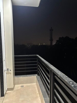 Balcony in 1 BHK Builder Floor at Sector 56 – for Rent