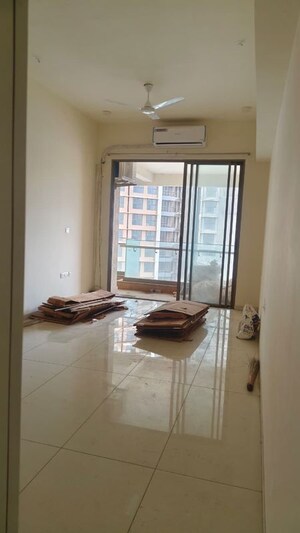 Room in 3 BHK Apartment at Prestige Siesta, Mulund West – for Rent