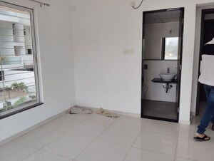 Room in 3 BHK Apartment at Kolte Patil 24K Sereno, Baner – for Rent