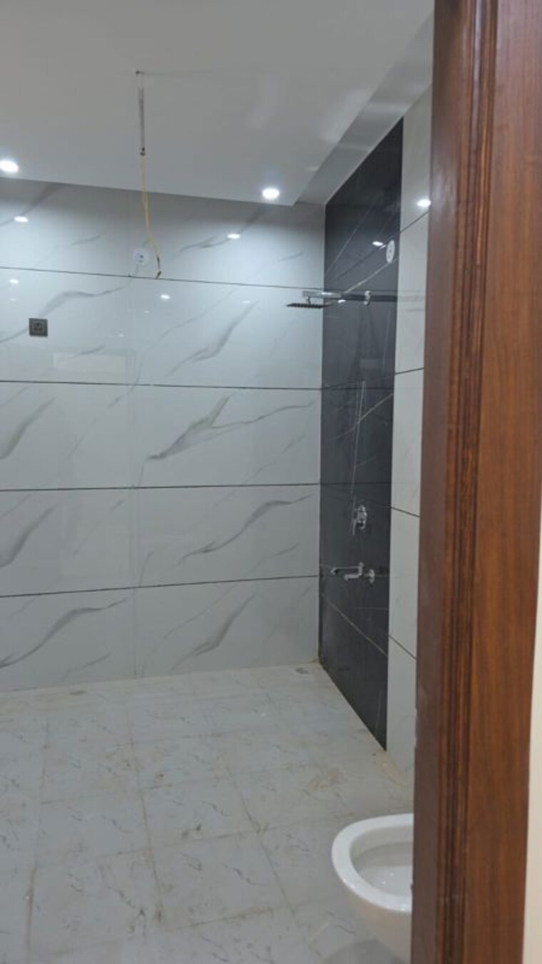 Bathroom, new industrial township 3 2 Bedroom 1000 Sq.Ft. Builder Floor In New Industrial Township 3 Faridabad 10554957