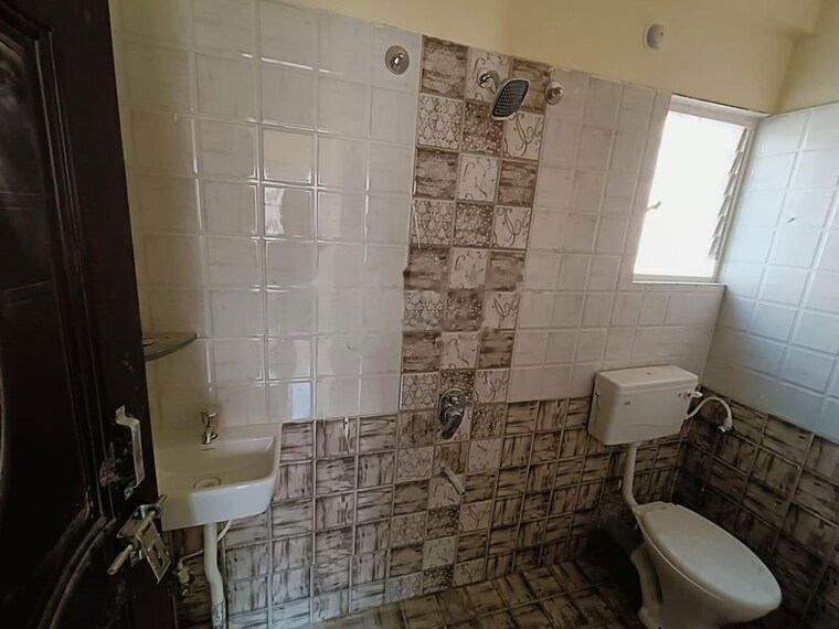 Bathroom, sai-balaji-apartments 1 Bedroom 546 Sq.Ft. Apartment In Mundhwa Pune 10555011