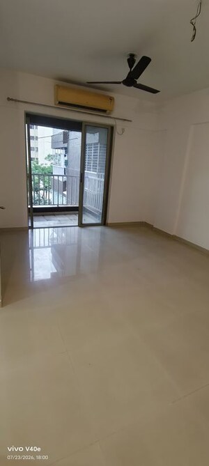 Room in 2 BHK Apartment at Lodha Casa Rio Gold, Dombivli East – for Rent