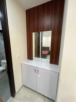 Kitchen in 3.5 BHK Apartment at Oasis Apartments, Sector 55 – for Rent