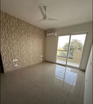 3 BHK Apartment For Rent in Maya Green Lotus Utsav, International Airport Road