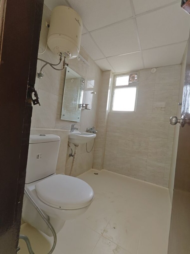 Bathroom, sector 84 2.5 Bedroom 1450 Sq.Ft. Apartment In Sector 84 Gurgaon 10555079