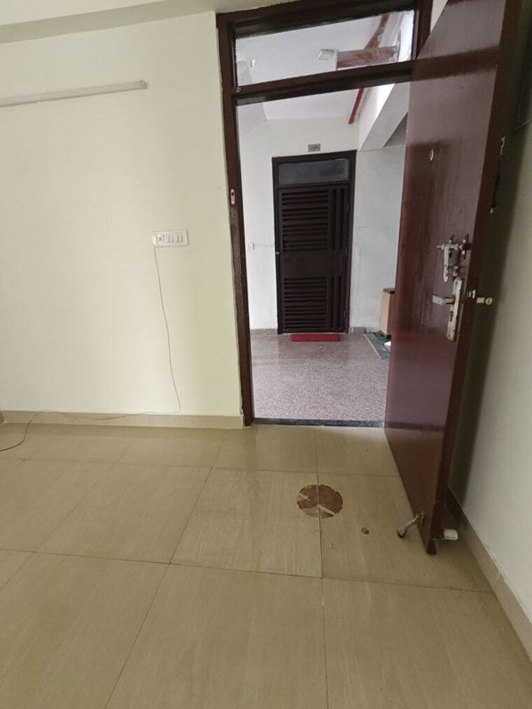 Room, sector 84 2.5 Bedroom 1450 Sq.Ft. Apartment In Sector 84 Gurgaon 10555079