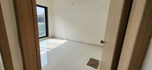 Room in 2 BHK Apartment at Kohinoor Sapphire, Tathawade – for Rent