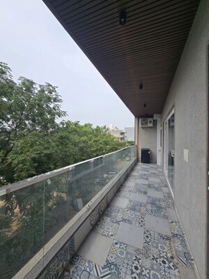 Balcony in 1 BHK Builder Floor at Sector 55 – for Rent