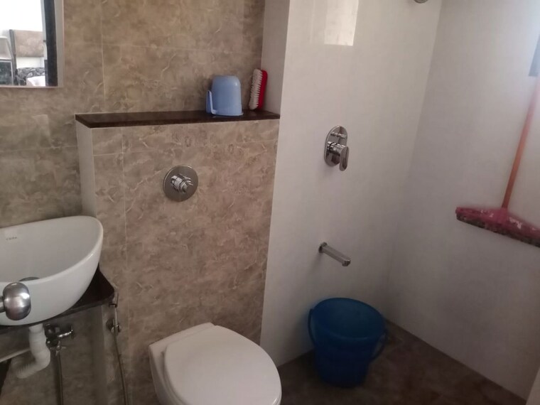 Bathroom, godrej-emerald 3 Bedroom 900 Sq.Ft. Apartment In Ghodbunder Road Thane 10555143