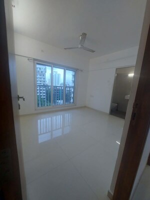 2 BHK Apartment For Rent in Bhoomi Ekta Garden Phase 3, Borivali East