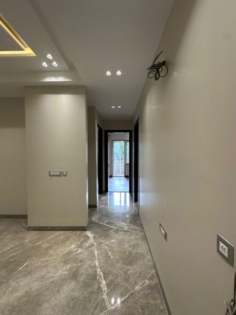 Lobby, new rajinder nagar 4 Bedroom 375 Sq.Yd. Builder Floor In New Rajinder Nagar Delhi 10555145