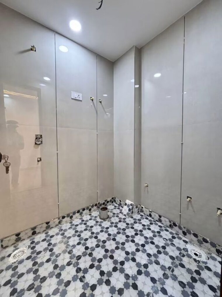 Bathroom, uttam nagar 2 Bedroom 457 Sq.Ft. Builder Floor In Uttam Nagar Delhi 10555172