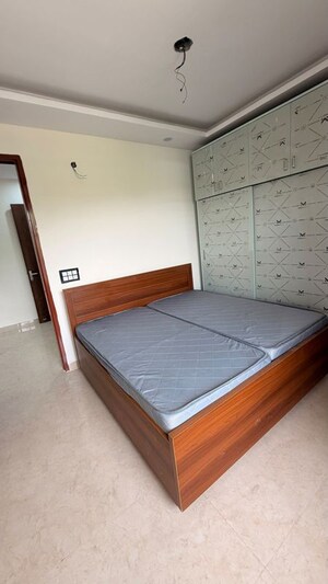 Room in 1 RK Builder Floor at Sector 56 – for Rent