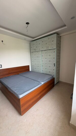 Room in 1 RK Builder Floor at Sector 56 – for Rent