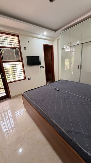 Team Area in 1 RK Builder Floor at Sector 56 – for Rent