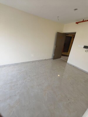 Room in 3 BHK Apartment at Mahindra Vicino, Andheri East – for Rent